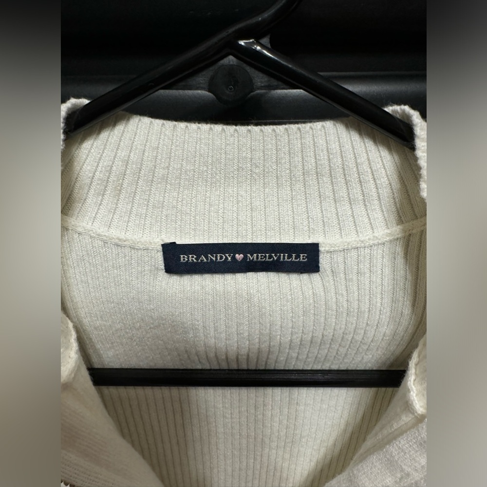 Brandy Melville zip up fitted sweater.